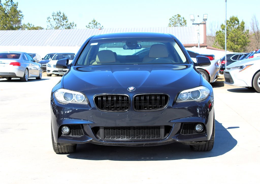 Used 2011 BMW 550i Sedan RWD image 2
