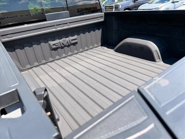 Used 2021 GMC Sierra 1500 SLT w/ SLT Premium Package AWD/4WD image 7