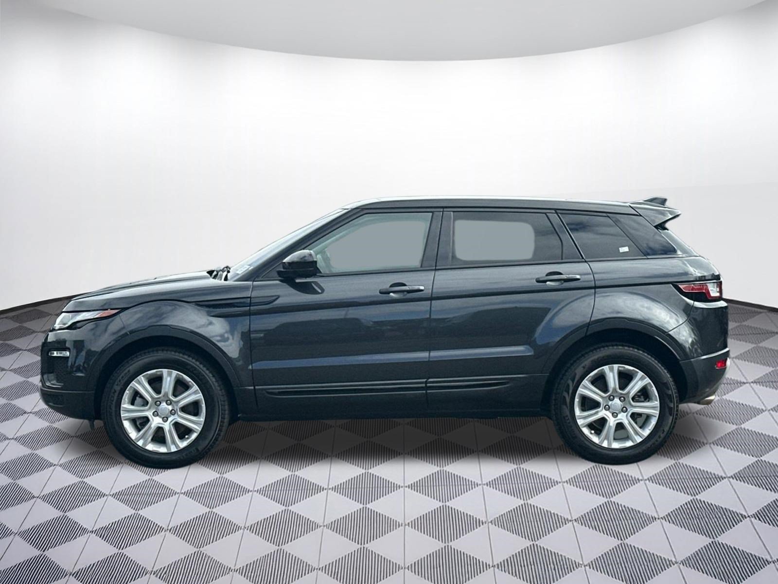 Used 2017 Land Rover Range Rover Evoque SE Premium AWD/4WD image 2