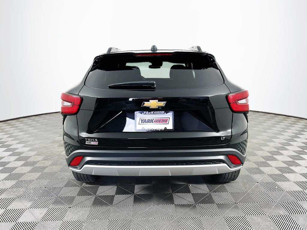 Used 2025 Chevrolet Trax LT image 9