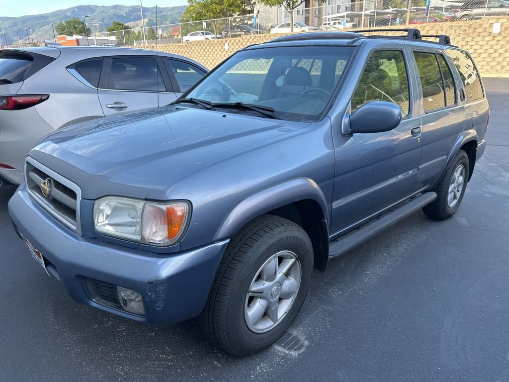 Used 2001 Nissan Pathfinder LE AWD/4WD image 1