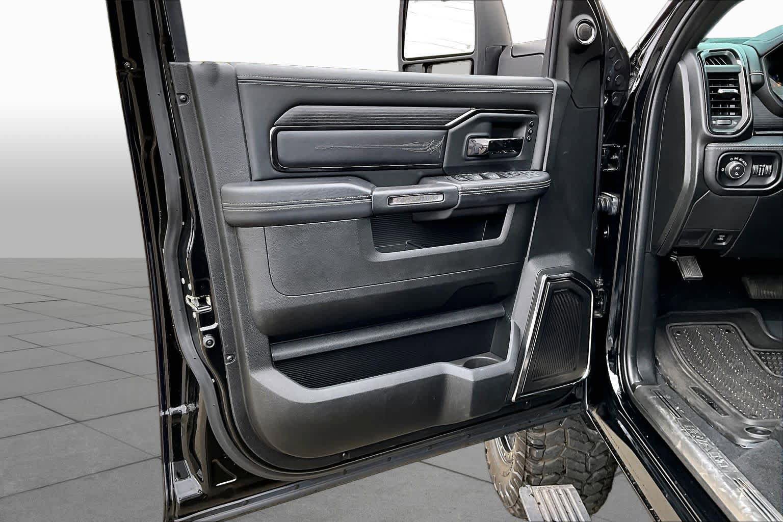 Used 2023 RAM 2500 Limited AWD/4WD image 21