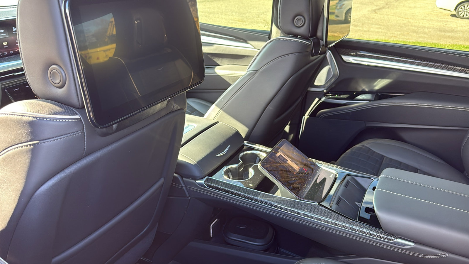 Certified 2025 Cadillac Escalade ESV V image 26