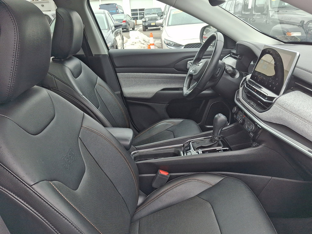 Used 2022 Jeep Compass Latitude w/ Sun and Sound Group image 11