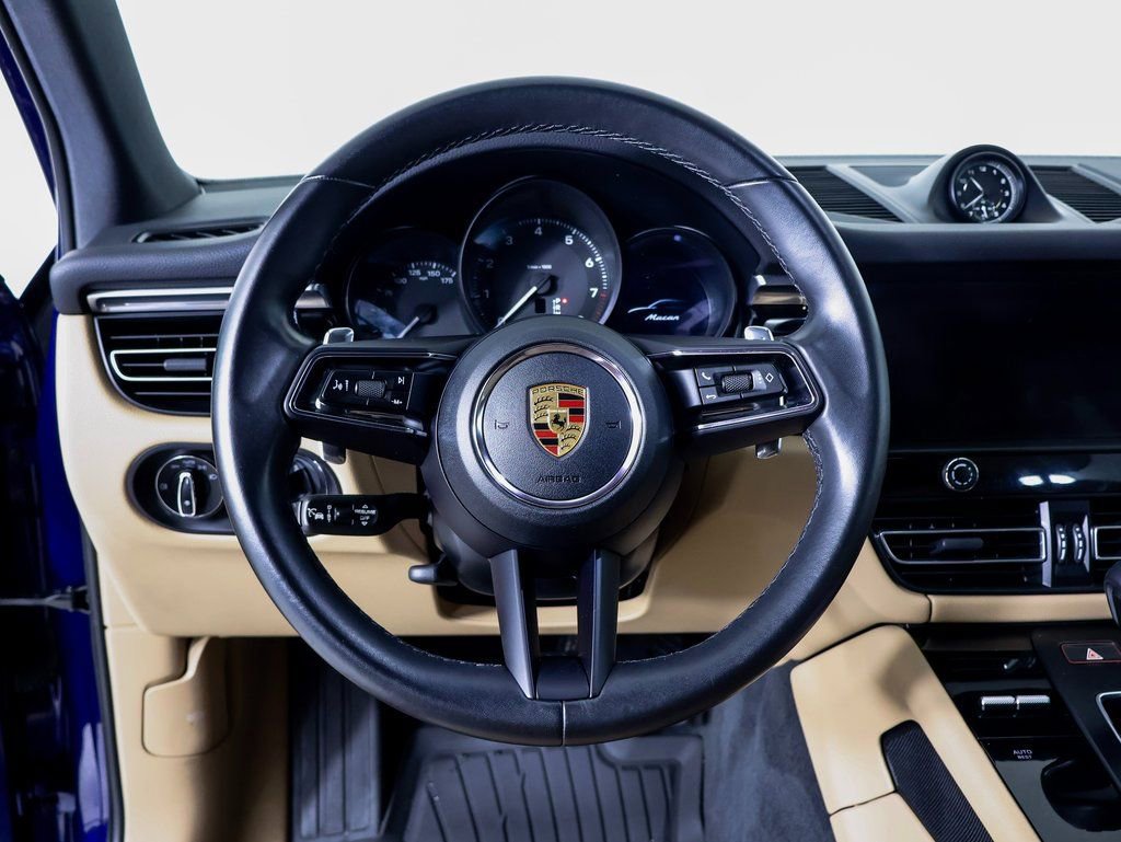 Certified 2023 Porsche Macan image 10