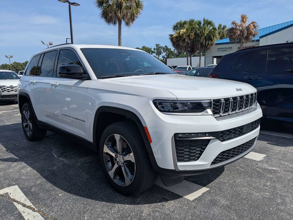 Used 2026 Jeep Grand Cherokee Limited RWD image 1