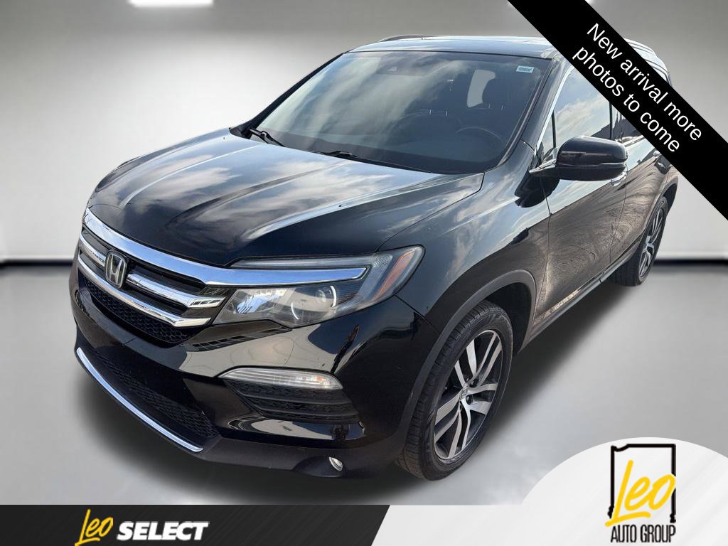 Used 2017 Honda Pilot Touring image 1