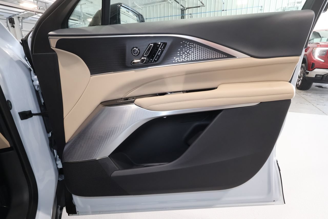 Certified 2026 Cadillac Lyriq Signature Luxury w/ Nappa Leather Package AWD/4WD image 18