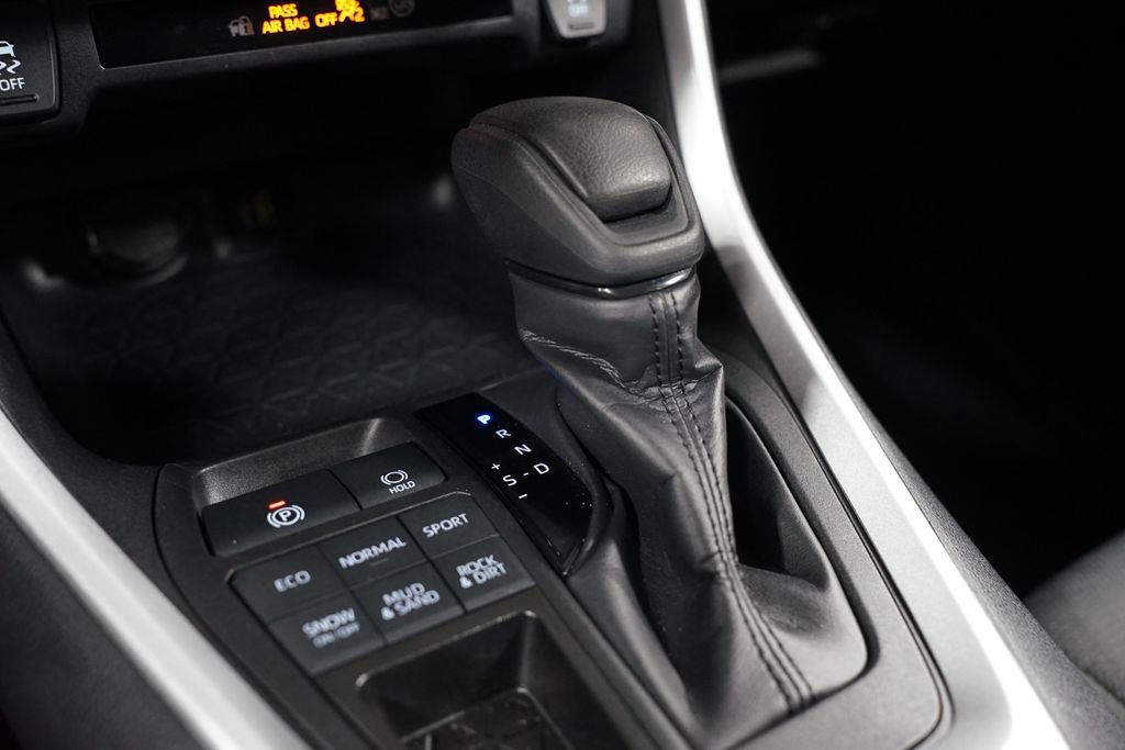 Certified 2025 Toyota RAV4 XLE AWD/4WD image 21