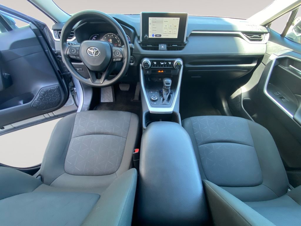Used 2025 Toyota RAV4 XLE AWD/4WD image 10