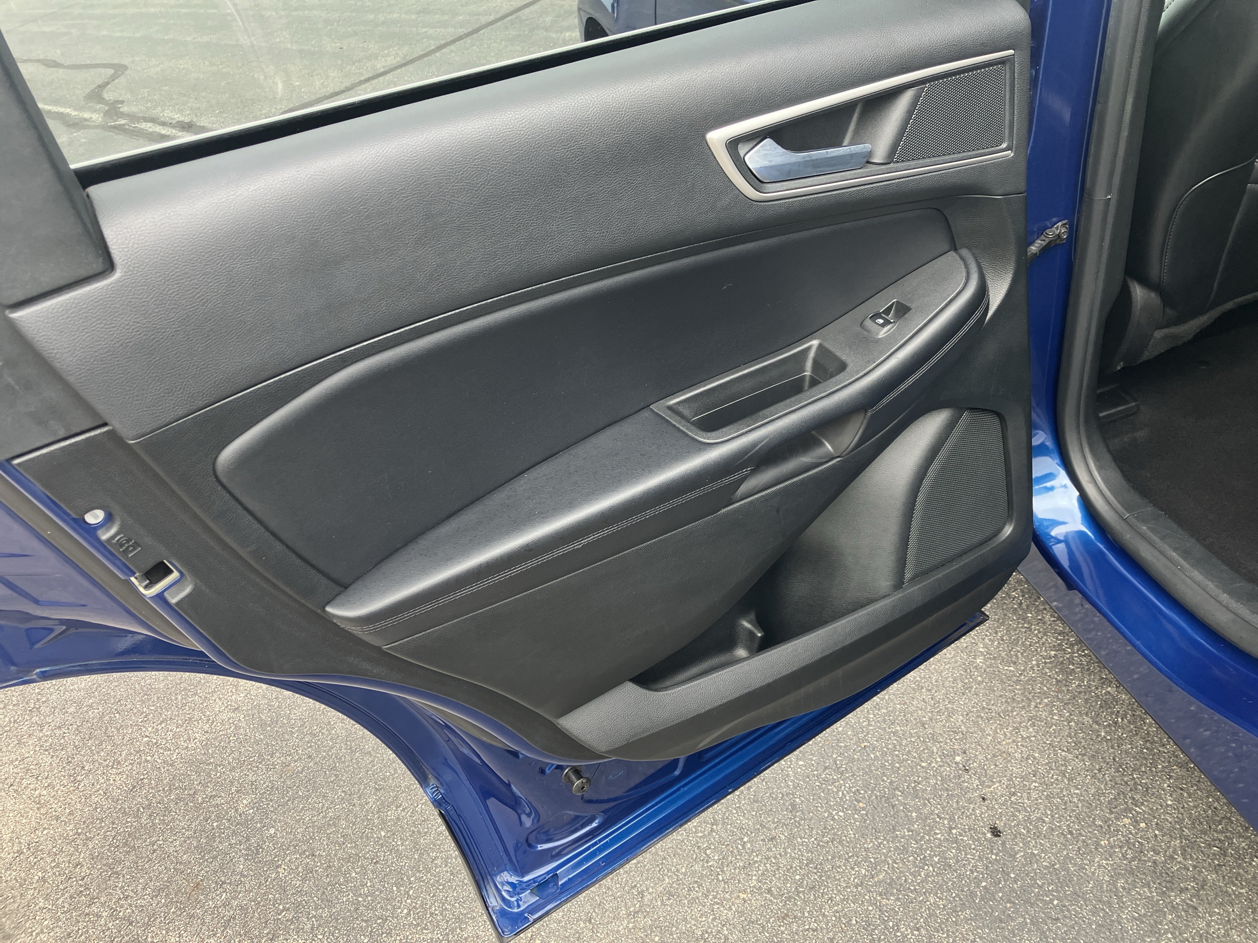 Used 2023 Ford Edge SEL AWD/4WD image 14