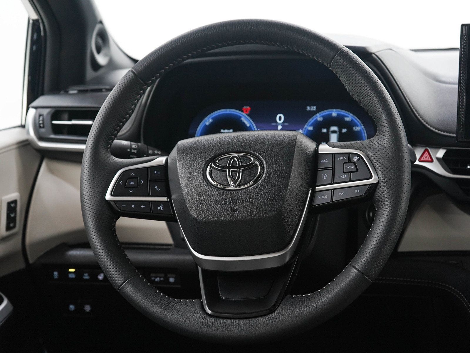 Used 2025 Toyota Sienna AWD image 21