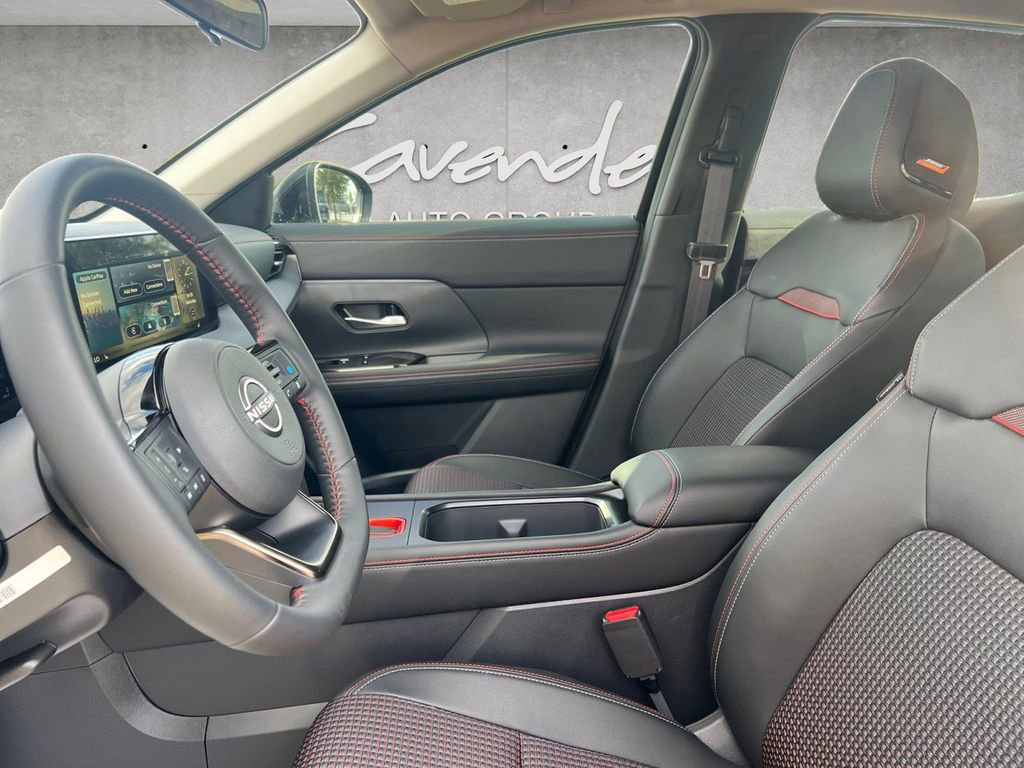 New 2025 Nissan Kicks SR w/ SR Premium Package image 19