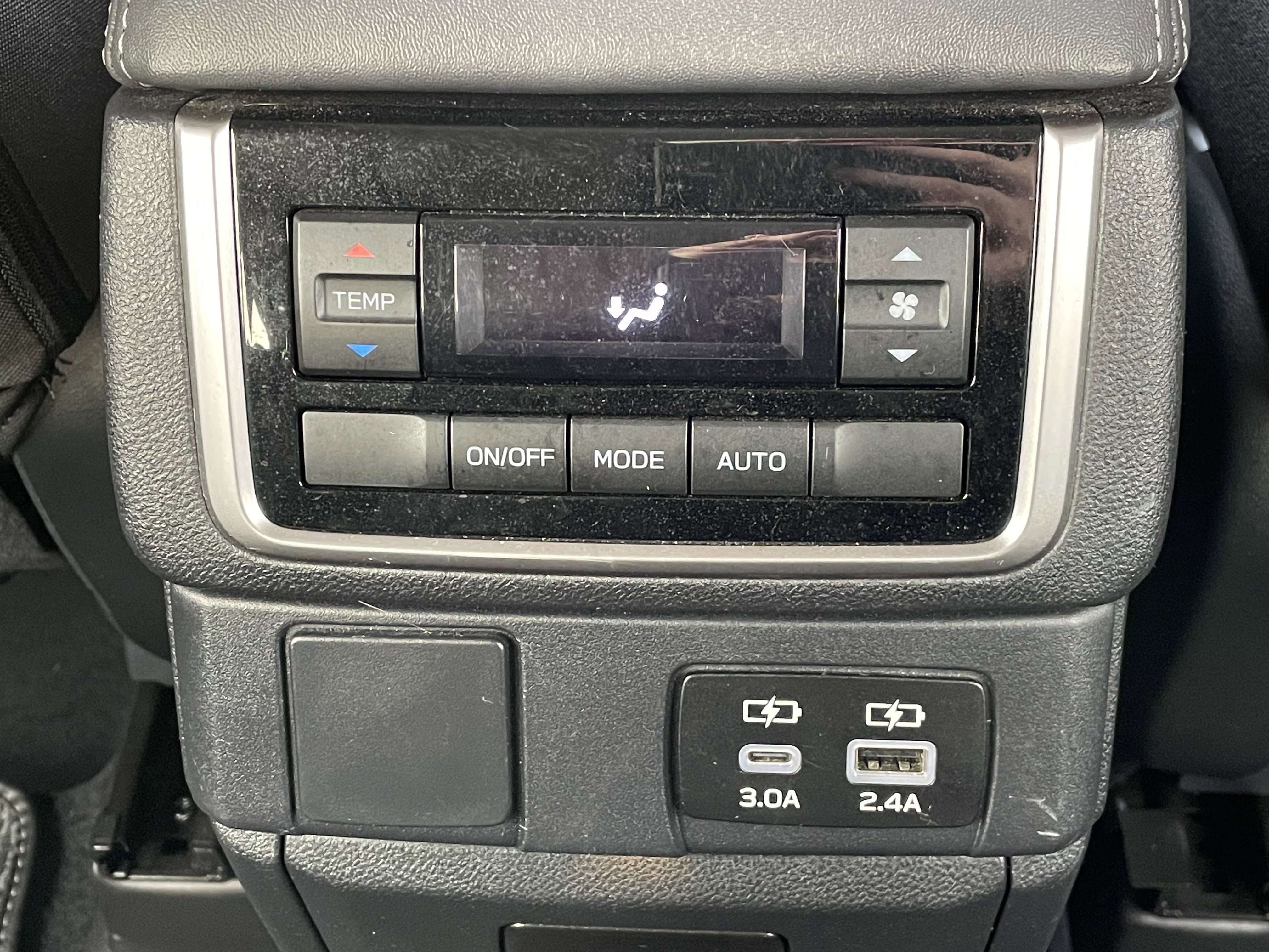 Used 2024 Subaru Ascent Premium w/ Convenience Package image 39