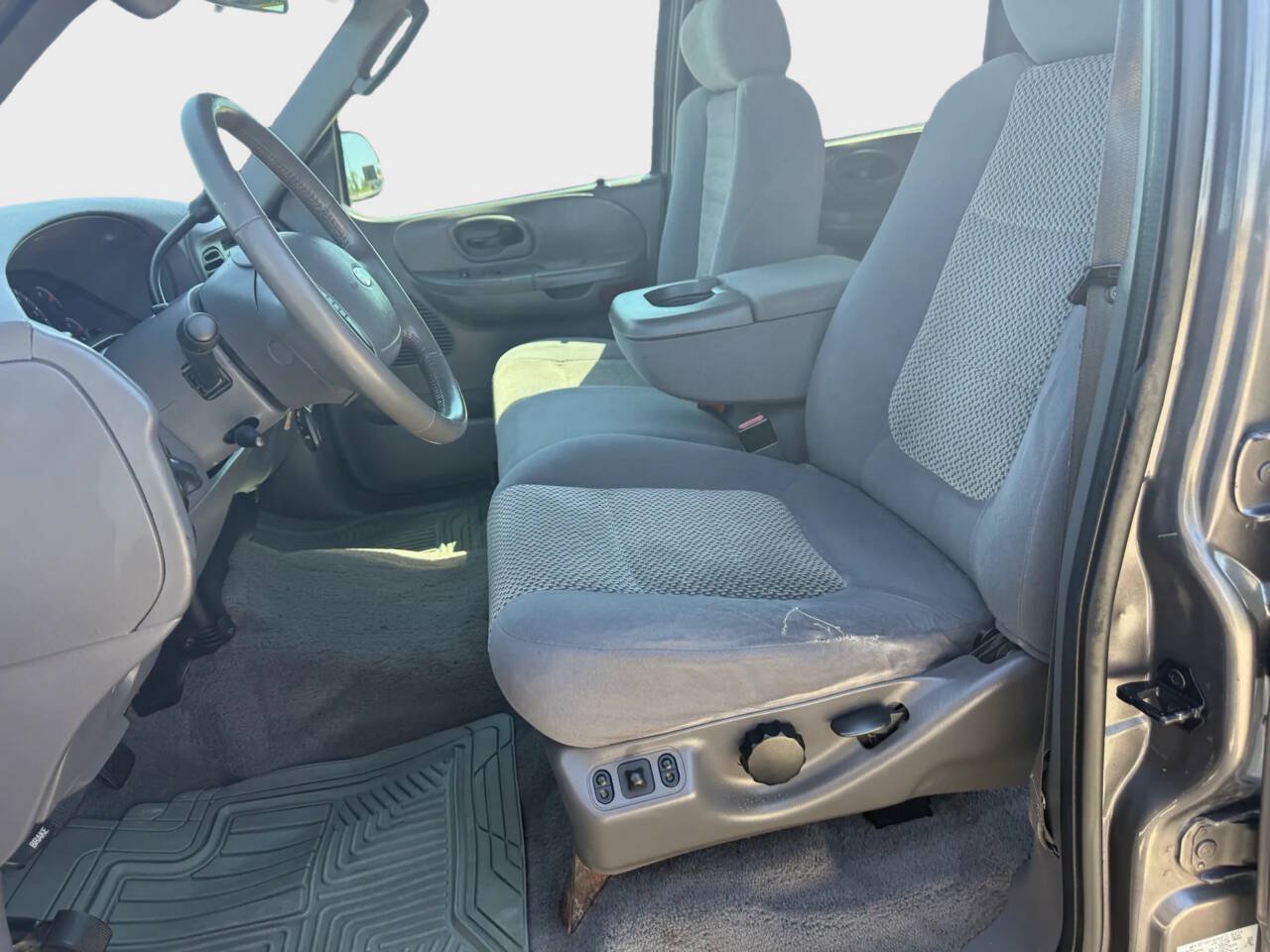 Used 2003 Ford F150 XLT AWD/4WD image 8