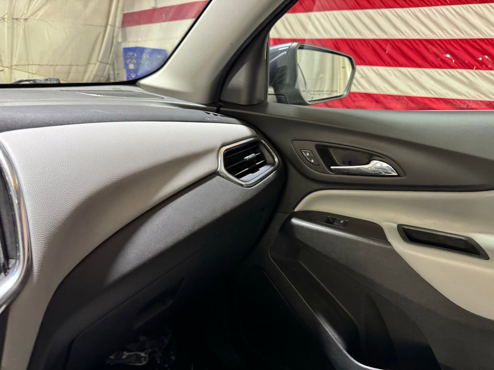 Used 2023 Chevrolet Equinox LT w/ Driver Convenience Package image 27