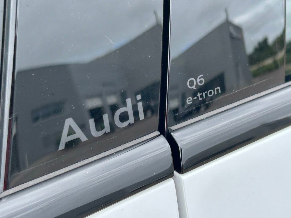 Used 2025 Audi Q6 e-tron Premium Plus w/ Premium Plus image 37