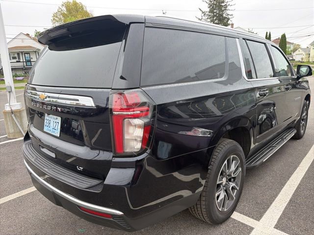 Used 2021 Chevrolet Suburban LT w/ LT Signature Plus Package AWD/4WD image 8
