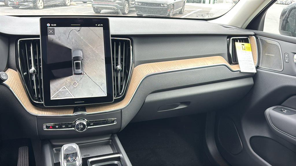 New 2027 Volvo XC60 B5 Plus AWD/4WD image 7