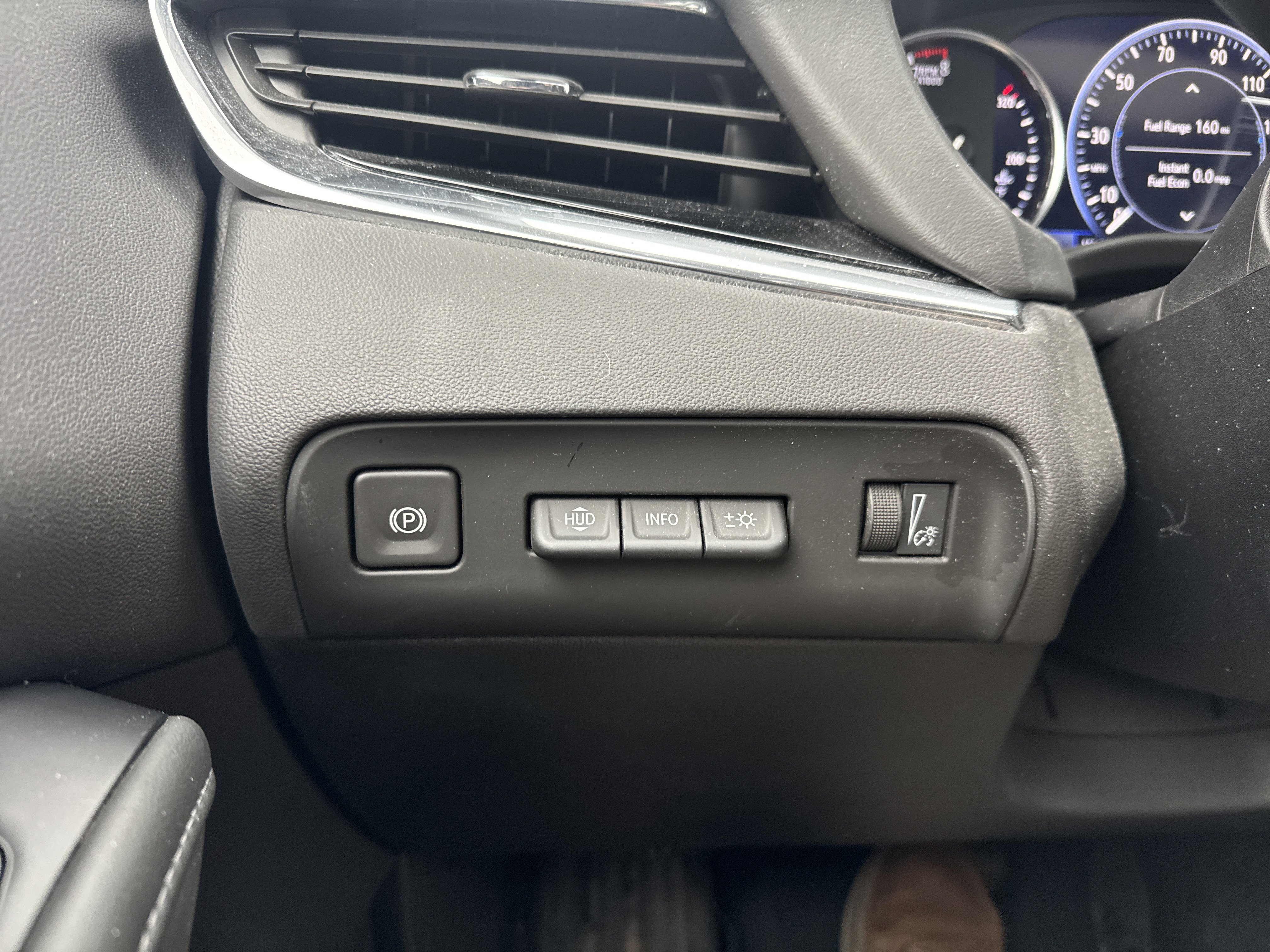 Used 2023 Buick Enclave Avenir image 34