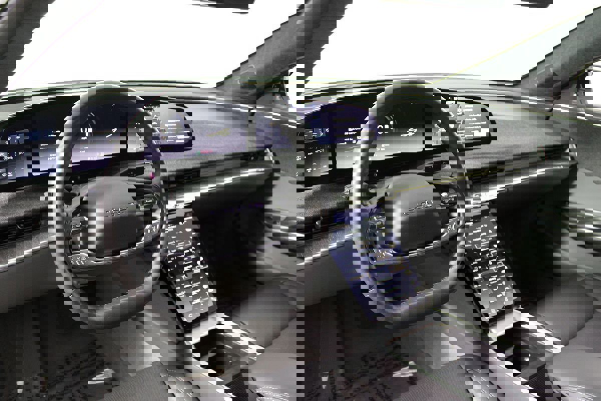 Used 2024 Lucid Air Pure image 8