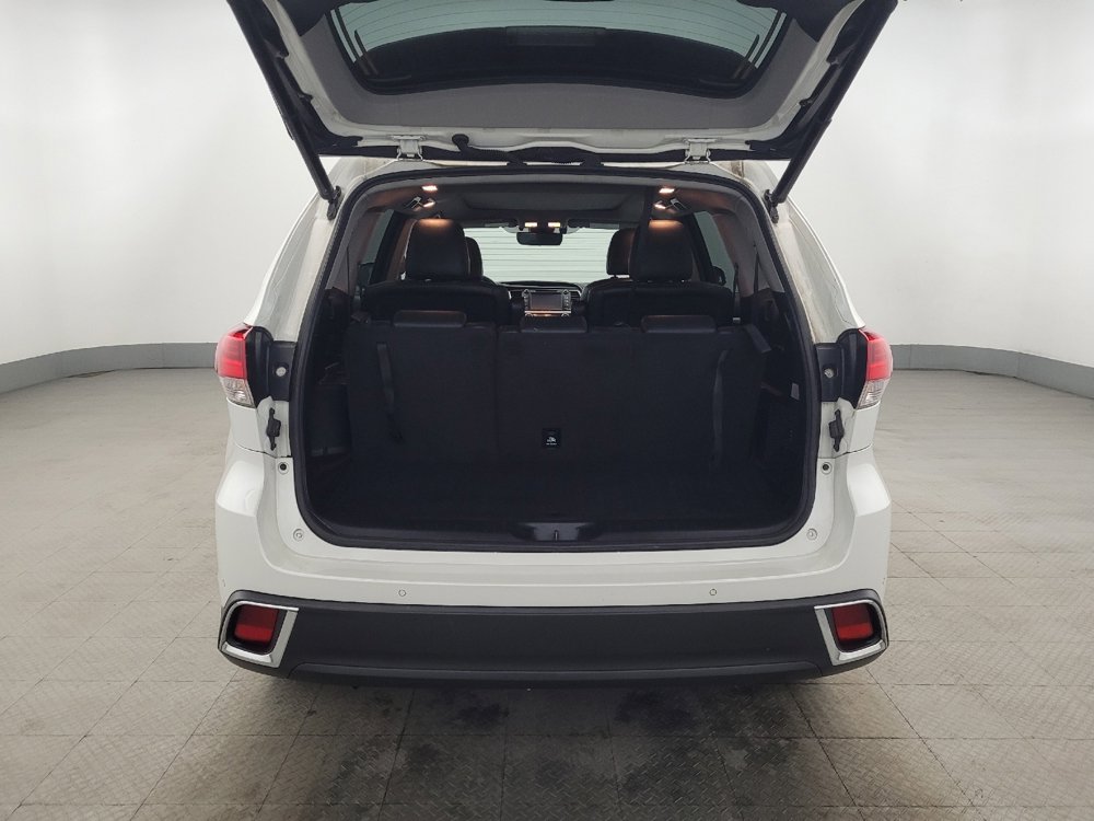 Used 2019 Toyota Highlander Limited Platinum w/ Carpet Mat Package (TMS) image 29