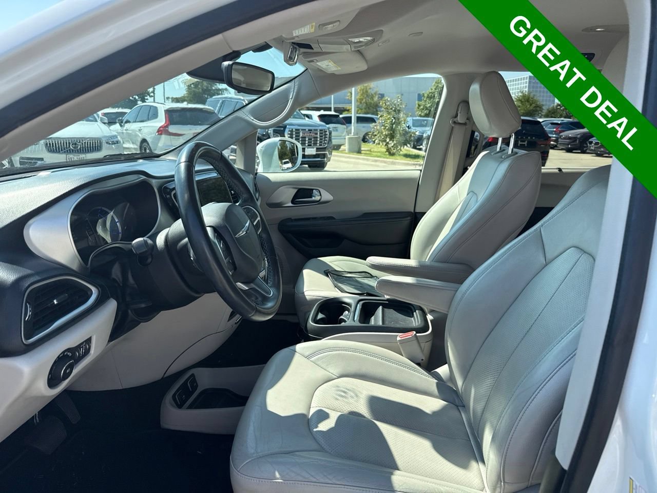 Used 2018 Chrysler Pacifica Touring-L FWD image 15