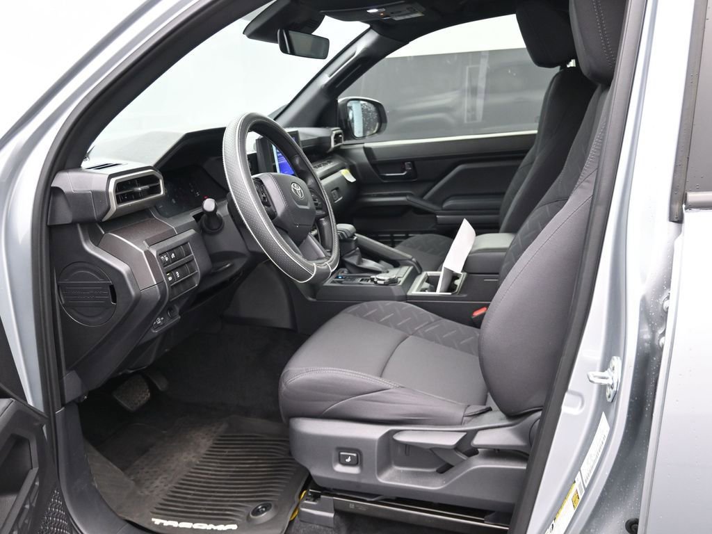 Used 2025 Toyota Tacoma SR5 AWD/4WD image 16