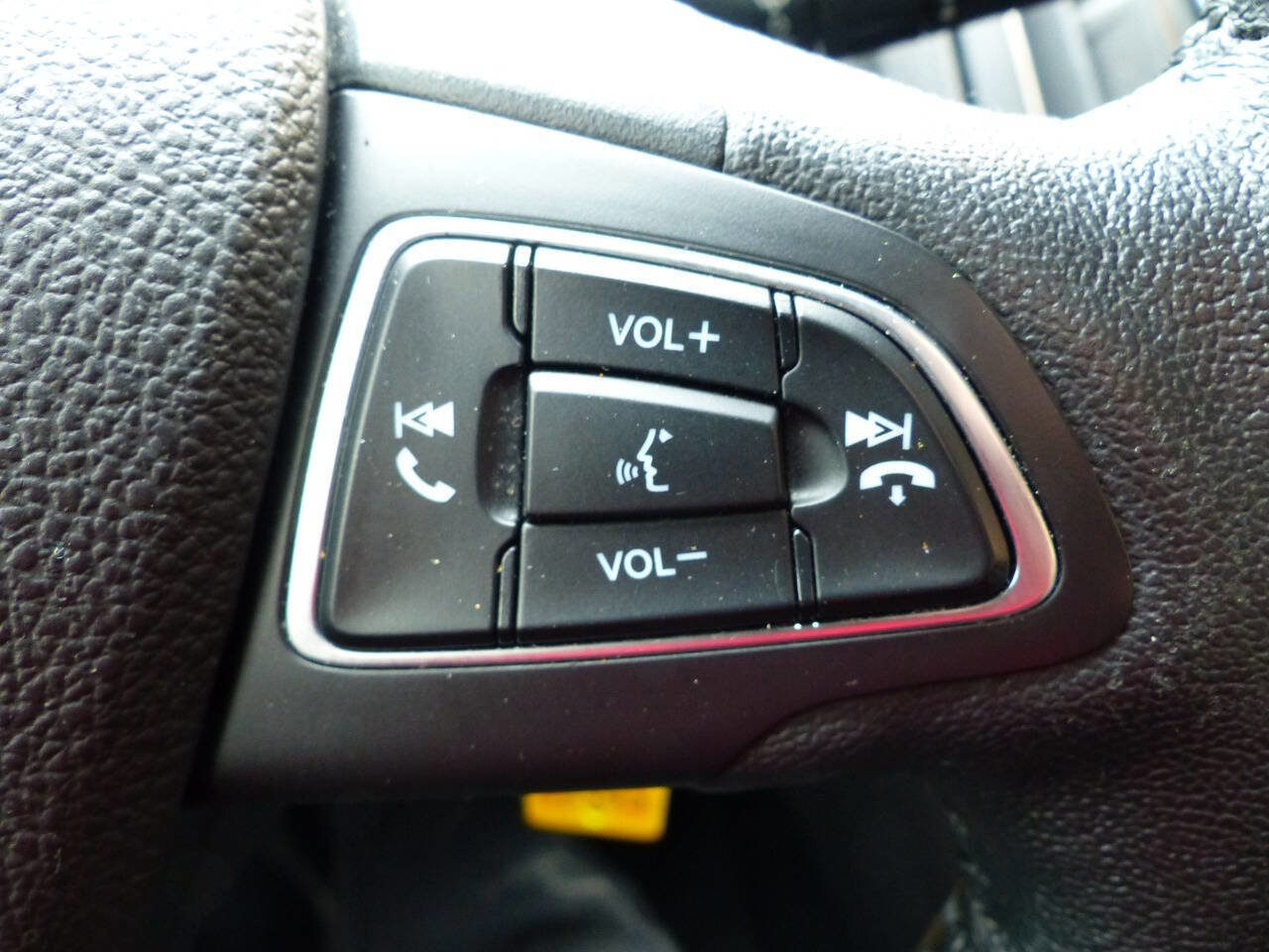 Used 2016 Ford Focus SE w/ Equipment Group 201A FWD image 23