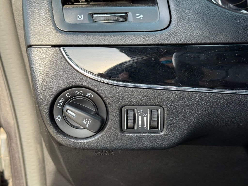 Used 2018 Dodge Grand Caravan GT image 18