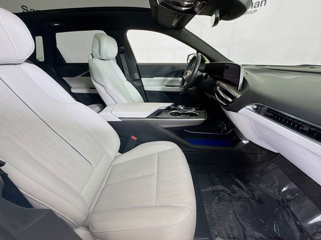 Used 2024 Cadillac Lyriq Luxury image 30