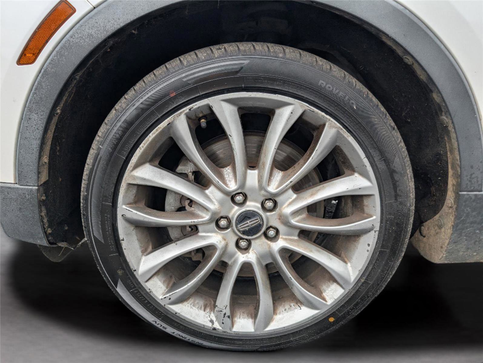 Used 2015 Lincoln MKC FWD w/ Equipment Group 102A Reserve image 9