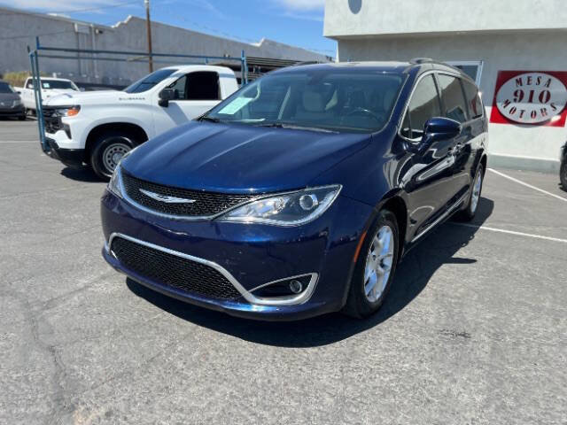 Used 2017 Chrysler Pacifica Touring-L w/ Tire & Wheel Group image 8