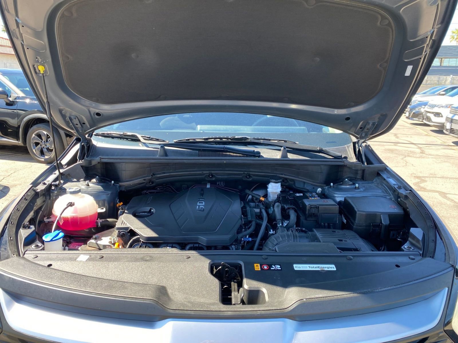 Used 2025 Kia Sportage LX image 32