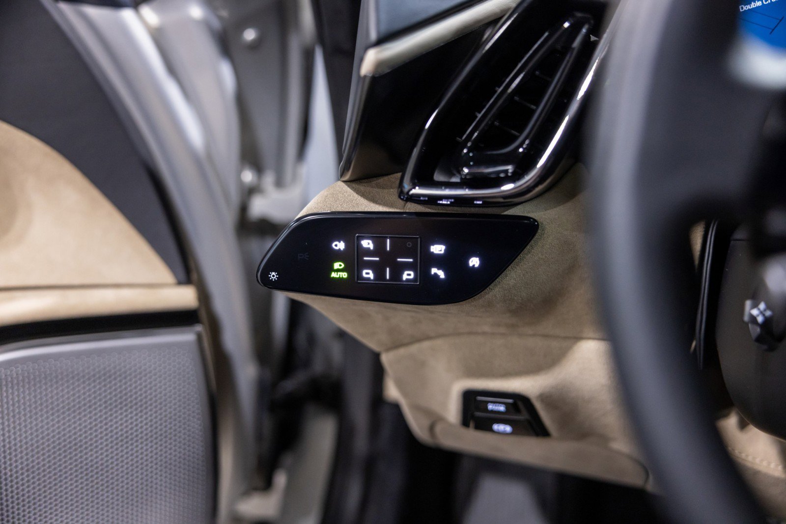 Used 2024 Ferrari Roma image 41