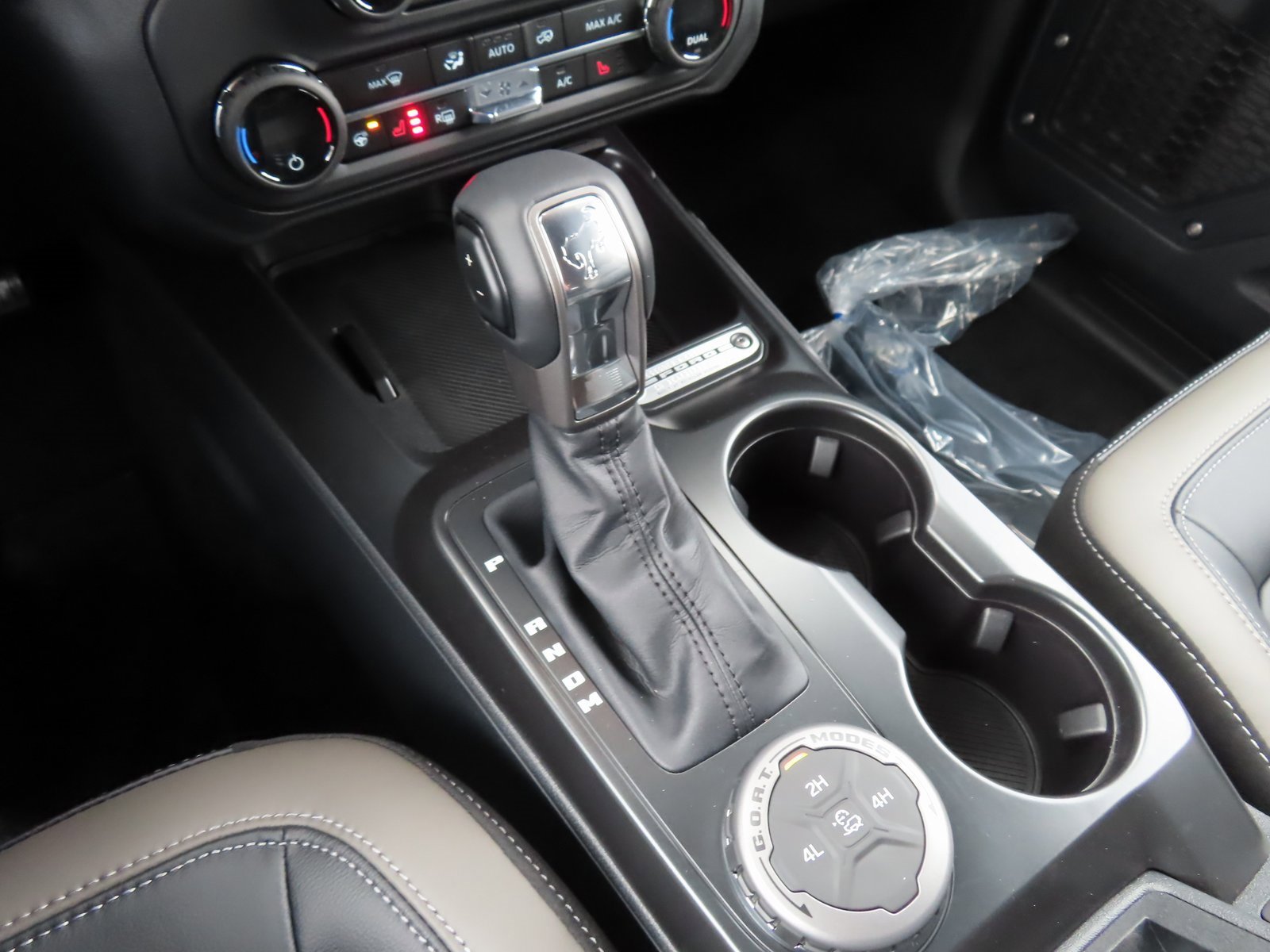 New 2025 Ford Bronco Outer Banks image 16