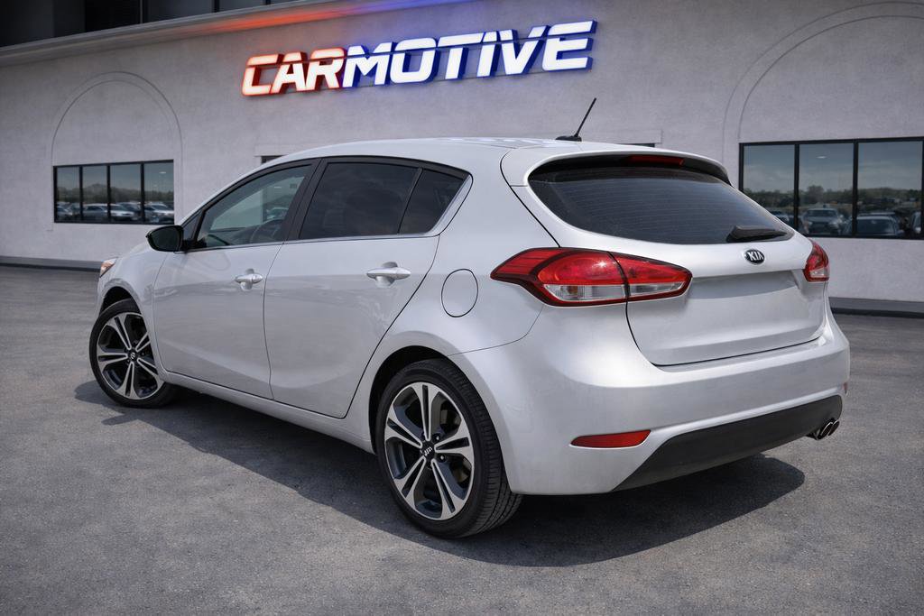 Used 2016 Kia Forte EX FWD image 2