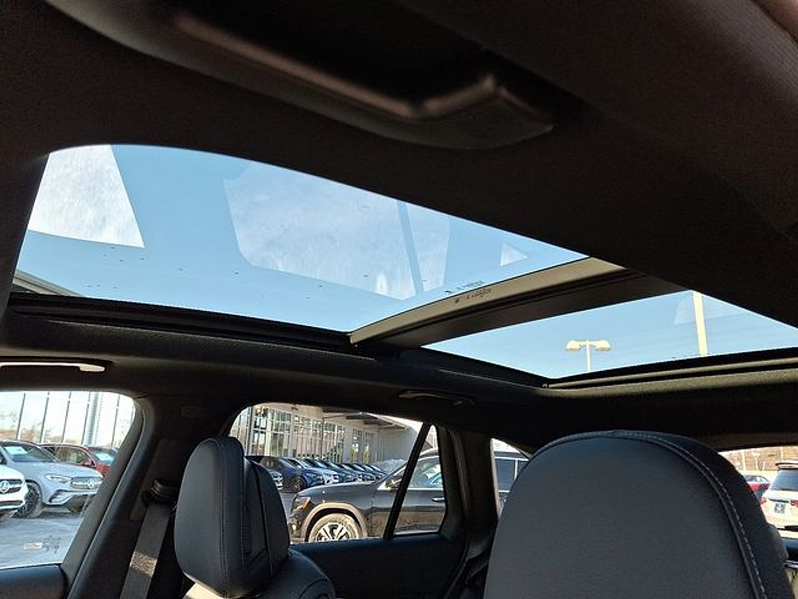 Used 2026 Mercedes-Benz GLC 300 4MATIC image 13