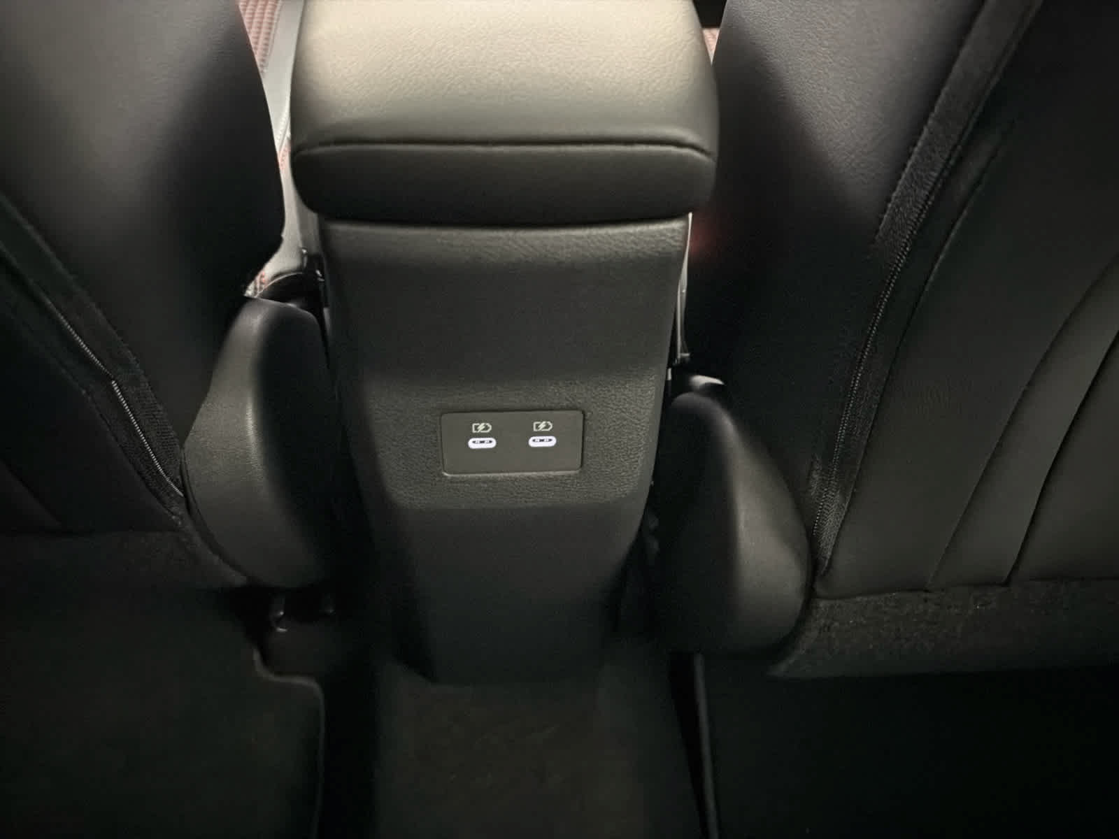 New 2026 Nissan Kicks SR w/ SR Premium Package FWD image 21