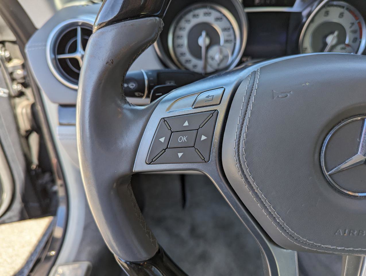 Used 2015 Mercedes-Benz SL 400 image 17