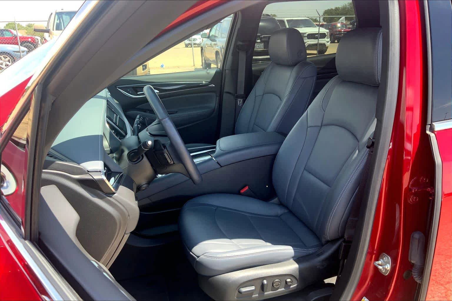 Used 2024 Buick Enclave Premium AWD/4WD image 8