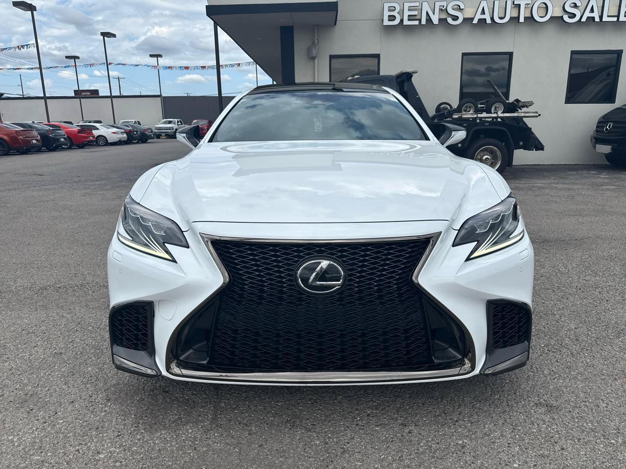 Used 2018 Lexus LS 500 F Sport w/ Accessory Package (Z2) AWD/4WD image 3