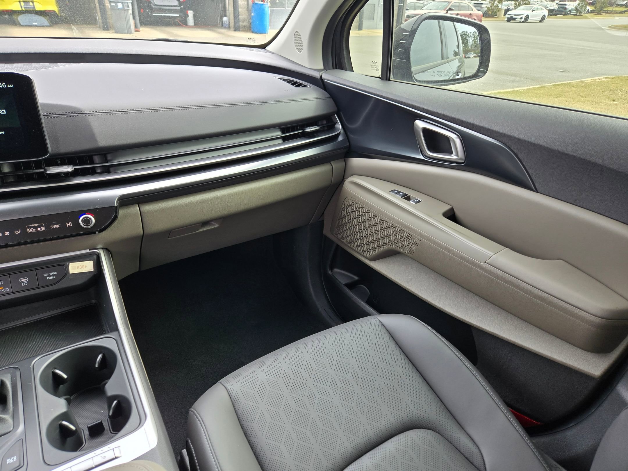 New 2026 Kia Carnival FWD image 11