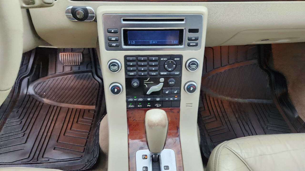 Used 2008 Volvo XC70 3.2 image 38