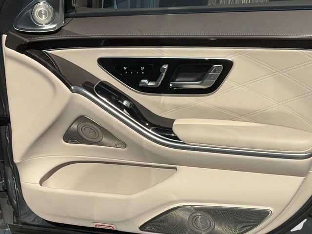 Used 2024 Mercedes-Benz Maybach S 580 4MATIC image 25