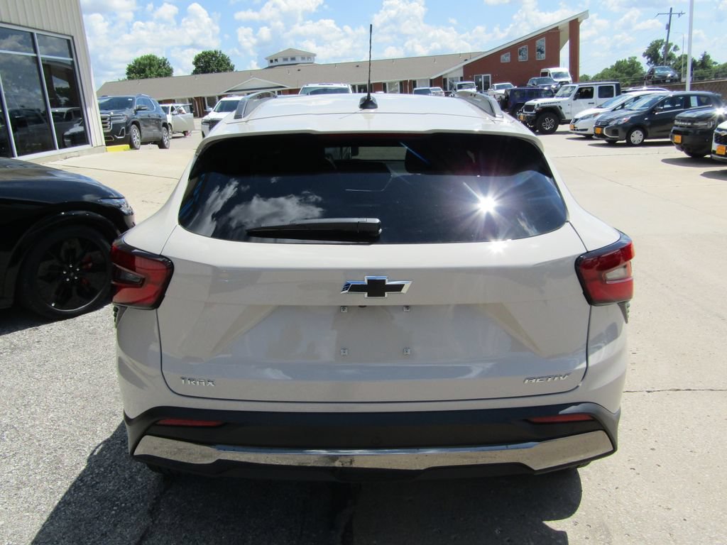 New 2026 Chevrolet Trax ACTIV w/ Driver Confidence Package FWD image 4