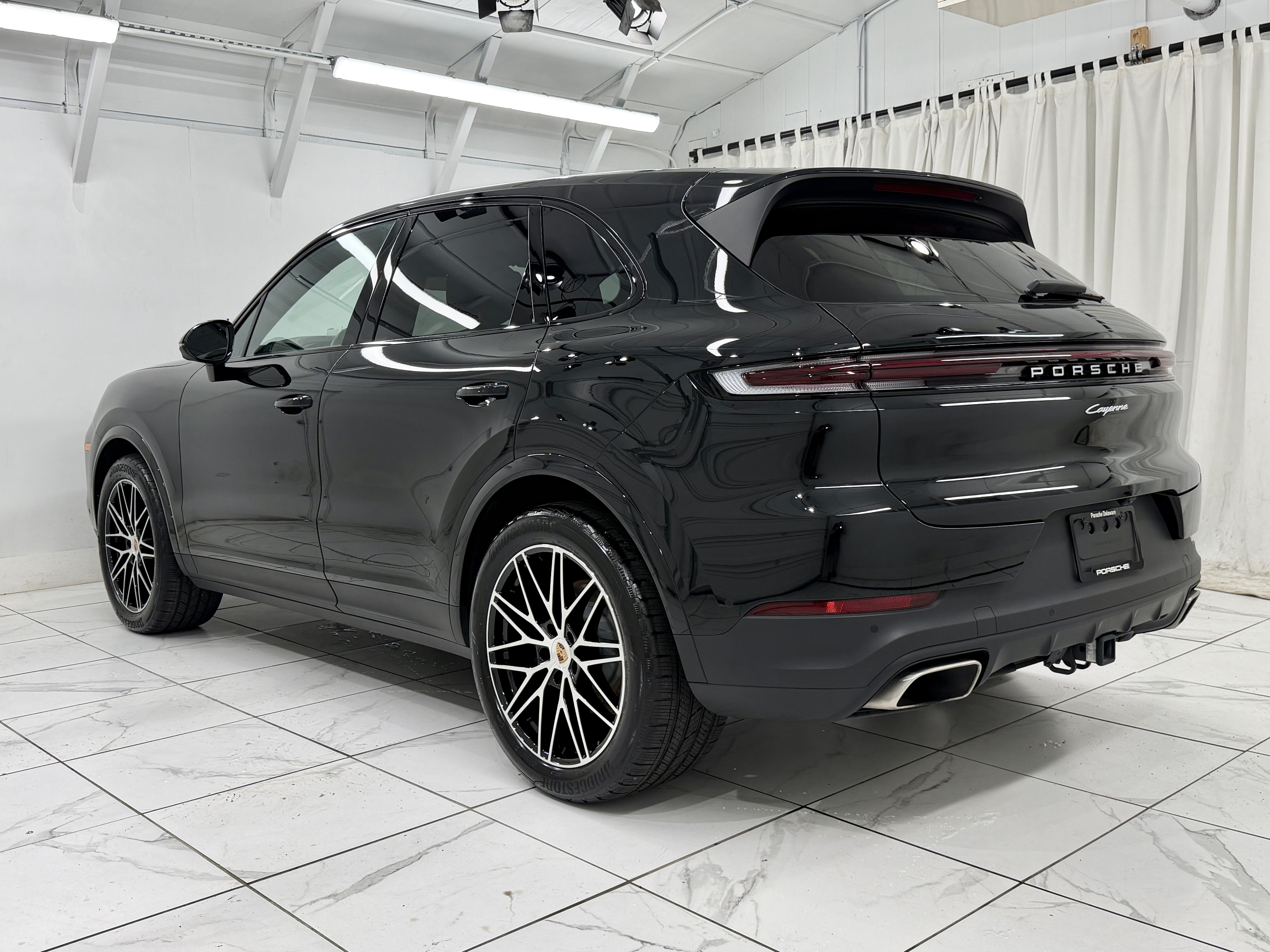Certified 2026 Porsche Cayenne AWD/4WD image 3