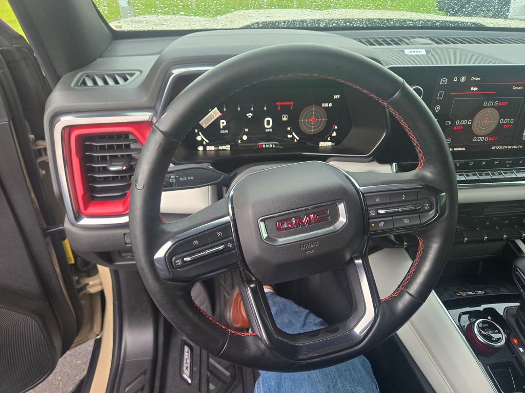 Used 2024 GMC Canyon AT4X AWD/4WD image 11
