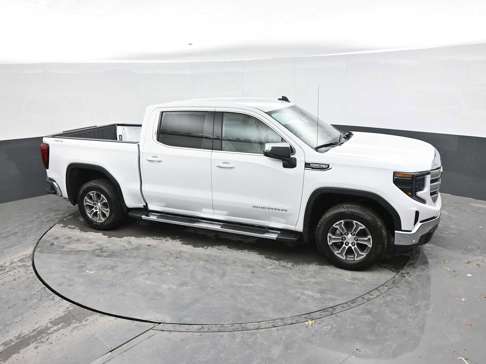 New 2026 GMC Sierra 1500 SLE w/ Preferred Package AWD/4WD image 34