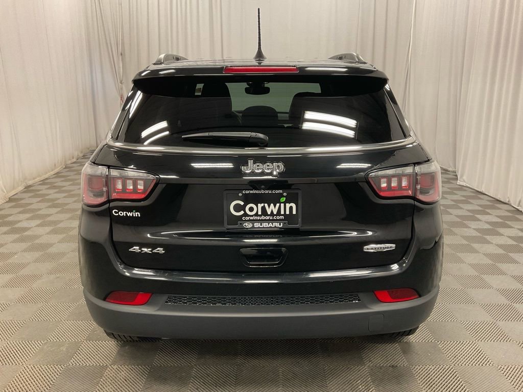 Used 2024 Jeep Compass Latitude image 3